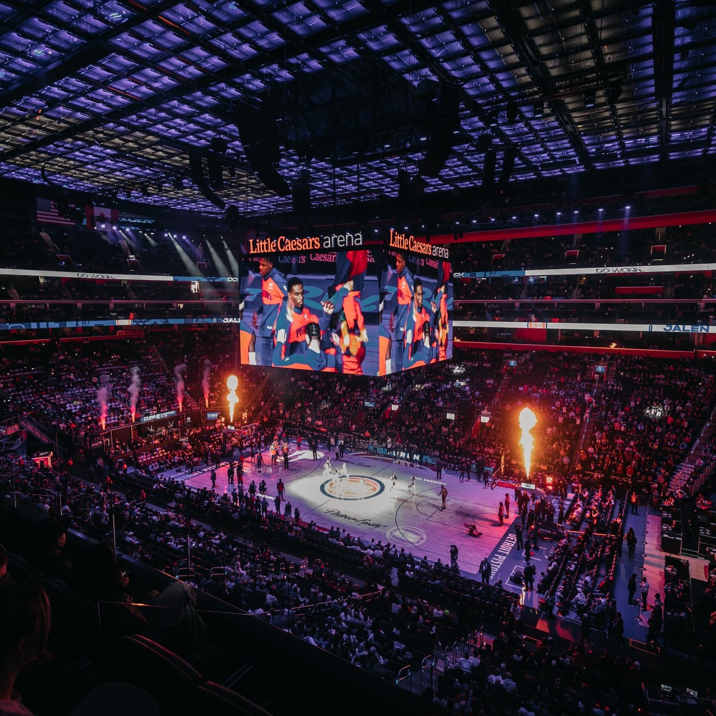 Pistons Half-Time — photo 4