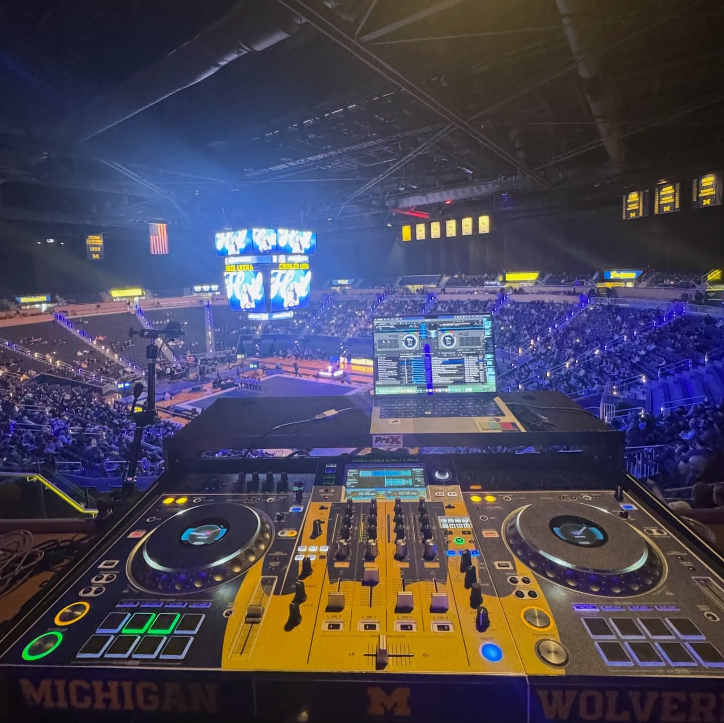 The Big House — 100,000+ — photo 10